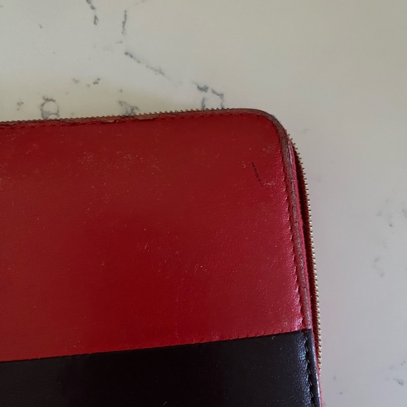 Beautiful Celine Vintage Zipper Wallet - Picture 9 of 11